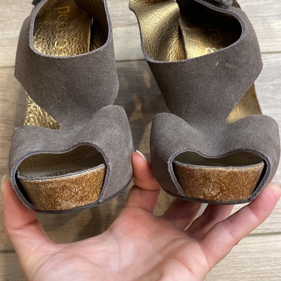 Pedro Garcia | Patty | Suede‎ Sandal Heels - Picture 4 of 9